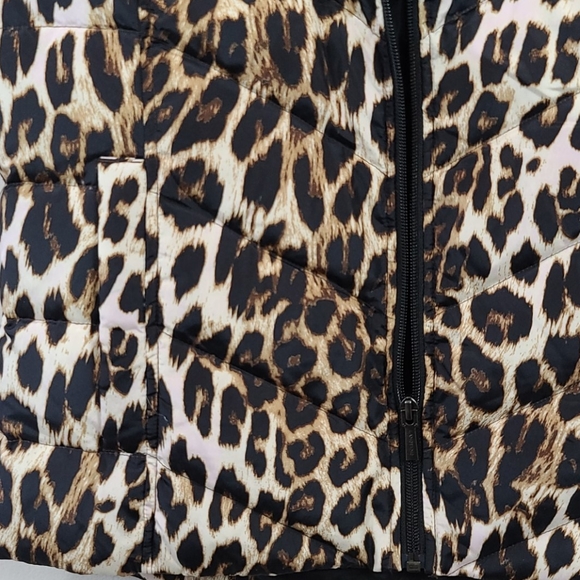 Lands' End Leopard Quilted Down Puffer Vest - Picture 4 of 6